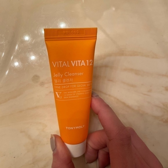 🌻 TonyMoly - Vital Vita 12 Jelly Cleanser - Picture 3 of 4